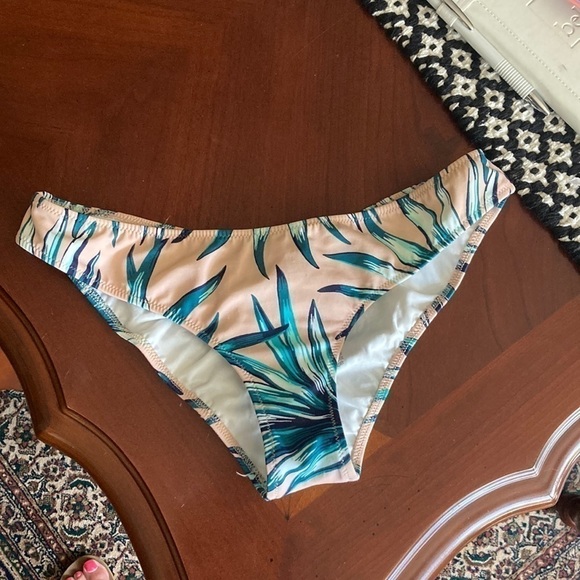 Pink Victoria’s Secret size small cheeky bathing suit bottom - Picture 1 of 5